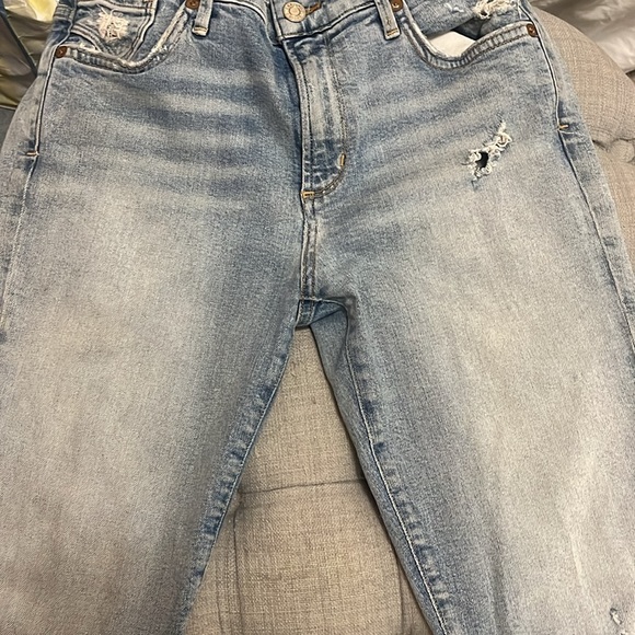 Agolde Sophie Crop Jean With Chewed Hem and Waistband - Picture 7 of 12